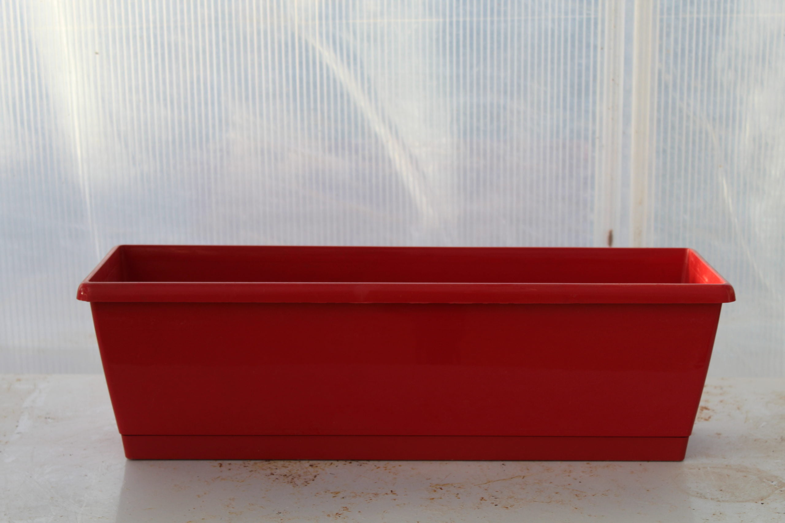 bac rectangulaire en plastique rouge 17cm